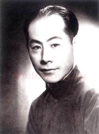 张伯驹《行书对联》124cm×28cm×2