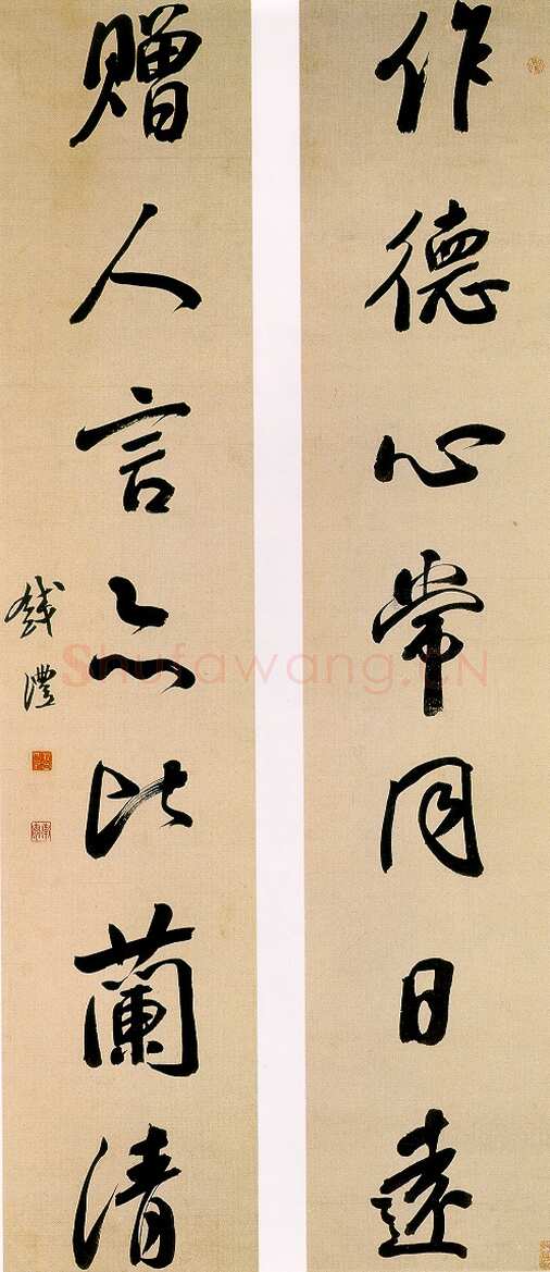 钱沣《行书七言联》纸本 纵126.9厘米，横25.8厘米 上海博物馆藏