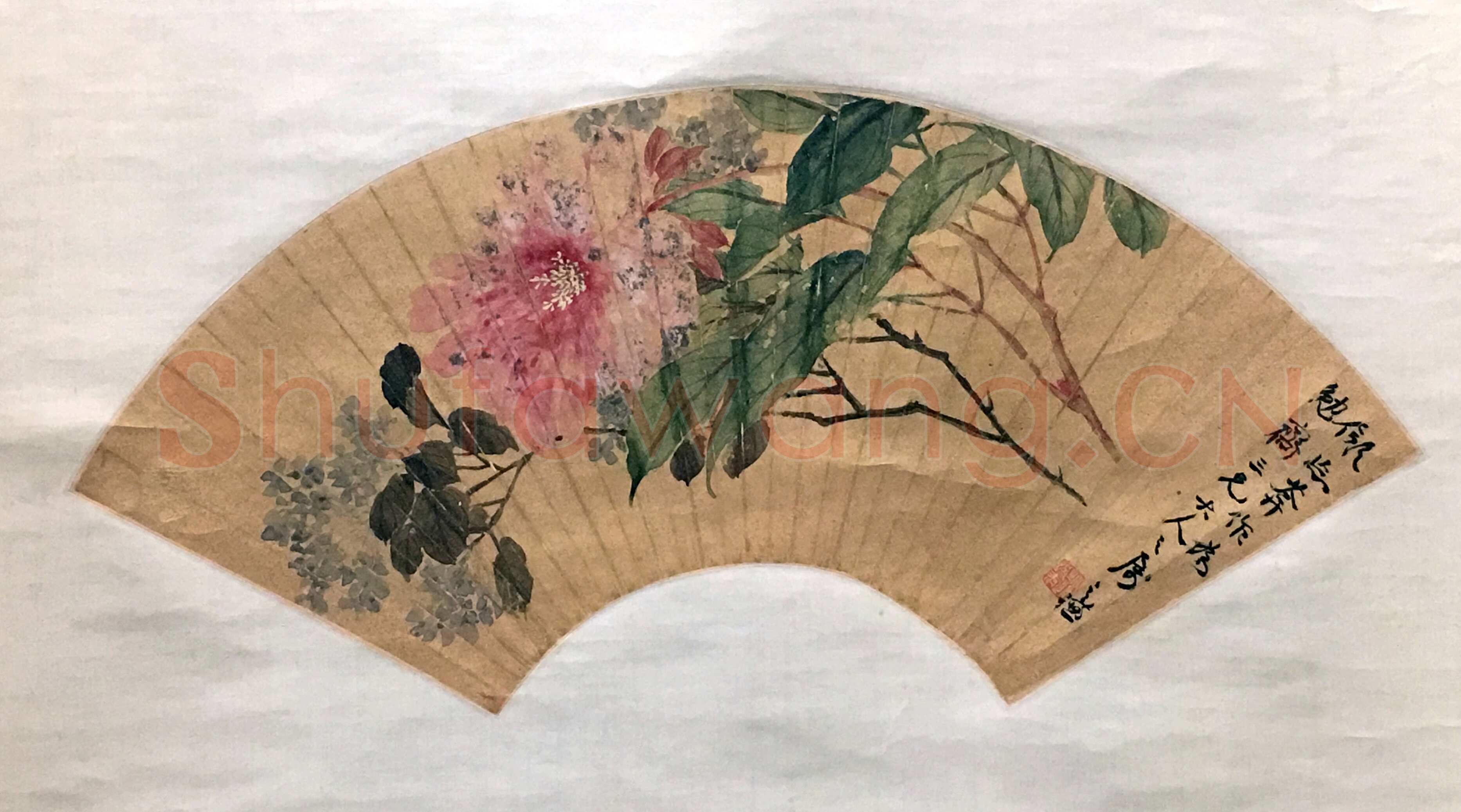 赵之谦《行书五律设色芍药扇面合景轴》51.5×18cm 西泠印社藏