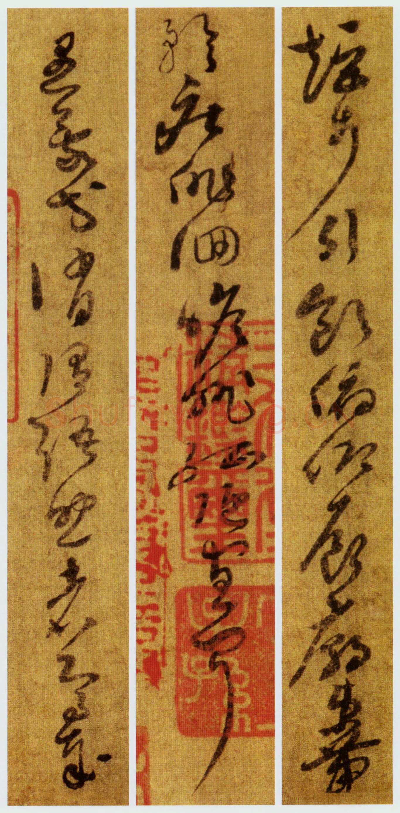 孙过庭《草书千字文第五本卷》白麻纸本 包首锦为宋紫钤鸾鹊谱缂丝 25.7×82.5厘米 辽宁省博物馆藏