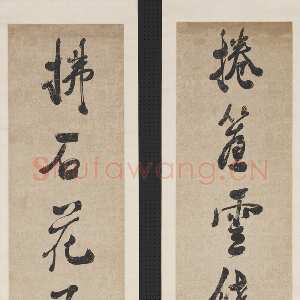 清代张照《行书卷帘拂石七言联》纸本行书 125.8×26.6cm×2 台北故宫博物院藏